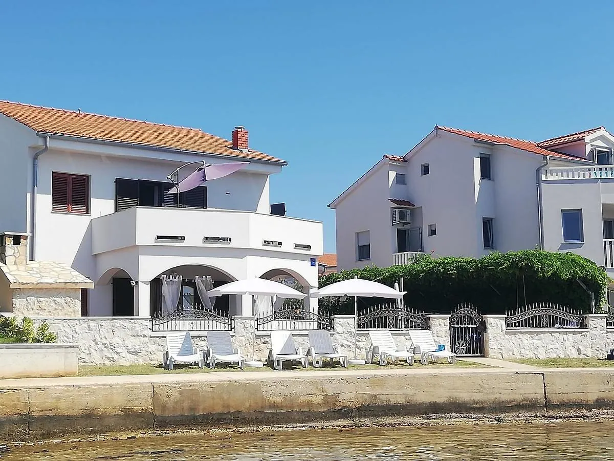 Apartments Hrestak Privlaka  Croatia